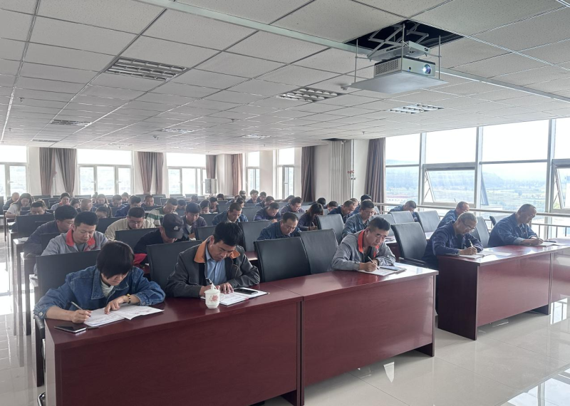 廉當&ldquo;鐮&rdquo;可以除雜念   欲為&ldquo;獄&rdquo;勢必積災(zāi)難 &mdash;&mdash;集團紀委書記為物產(chǎn)工投公司黨員干部、關(guān)鍵人員 授主題教育廉政專題黨課